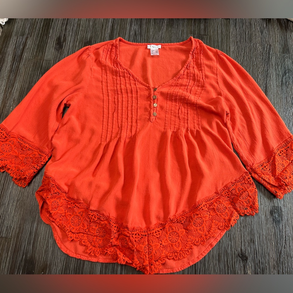 Venus Top | Large